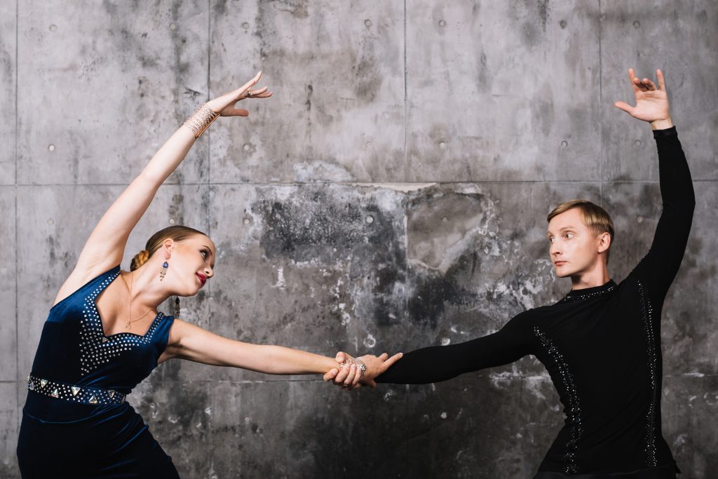 Corsi di danza per adulti: riscopri il tuo ritmo e divertiti!